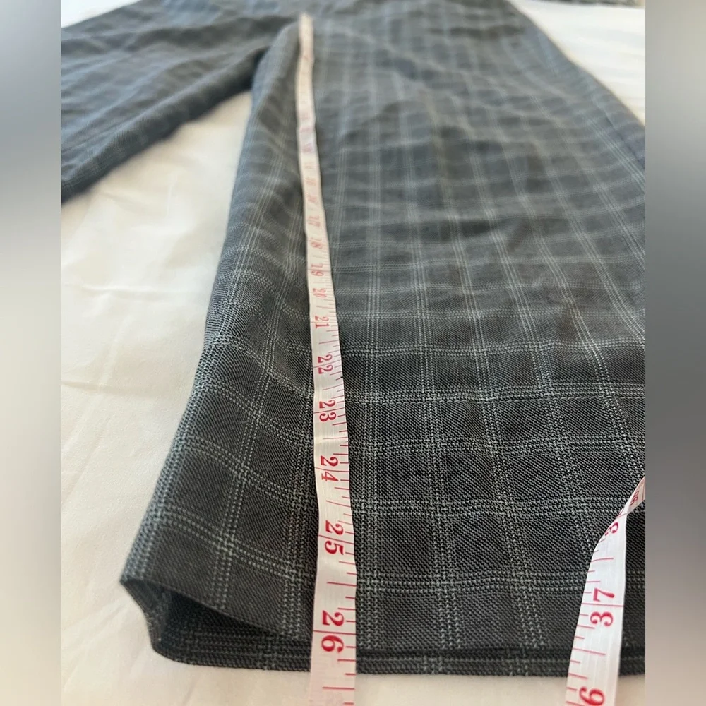 Club Monaco cropped check trouser. Size 6. Women’s Enamel Ring Pant. - Picture 8 of 11